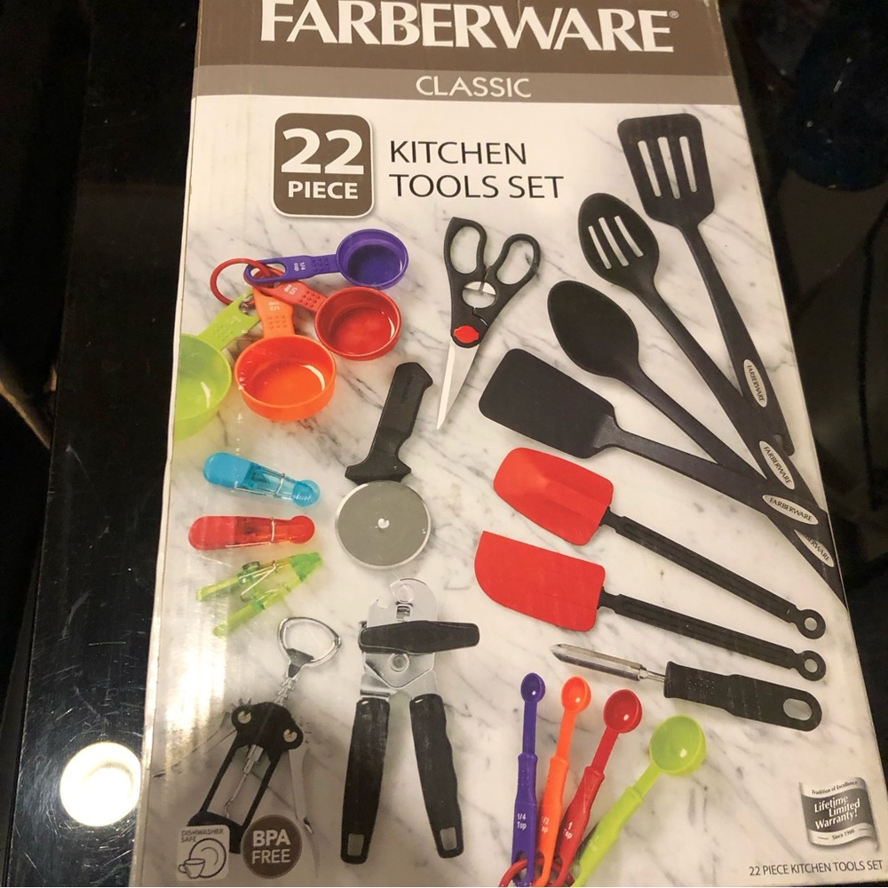 Multicolored kitchen set.